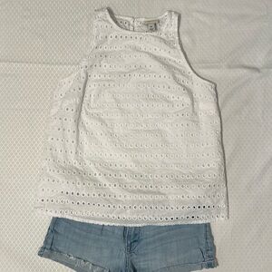 XS eyelet sleeveless tank with back button closure, like new, no stains / snags